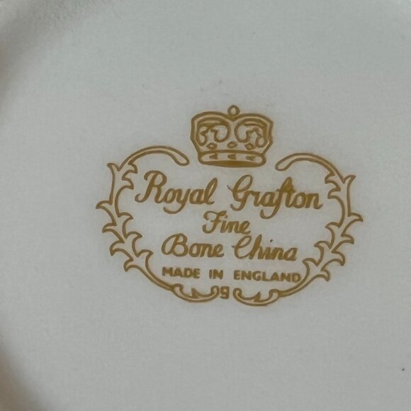 Royal Grafton Fine Bone China 2 Mugs Light Blue Flowers 7 oz England - Picture 10 of 11